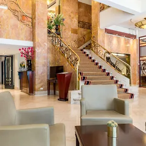 4* מלון Nh Atlanta