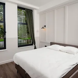 Mr.lewis 3*, Rotterdam Nederland